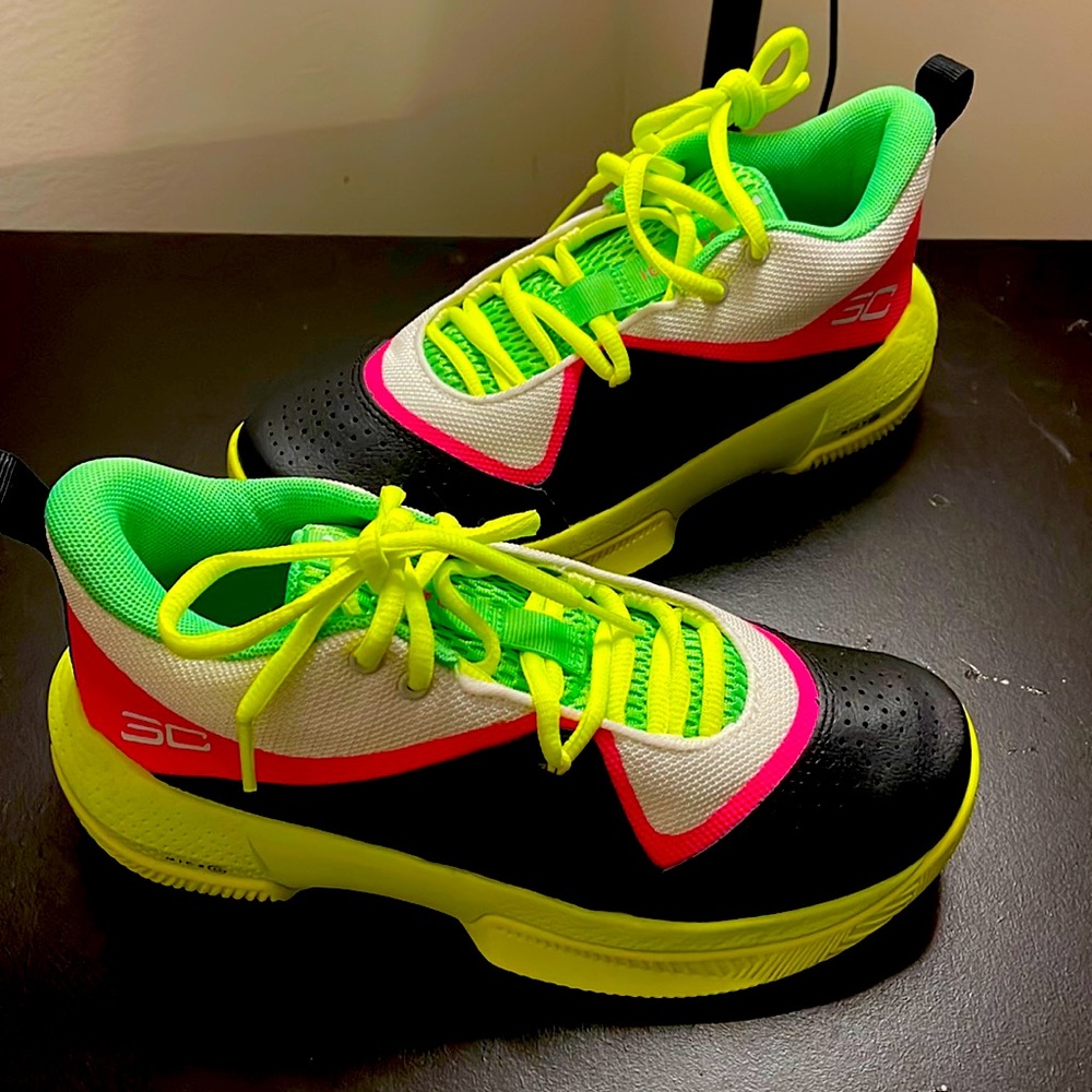 Under Armour SC 3ZER0 4 'White Vis Yellow' 3023918-102 black green pink size 5Y